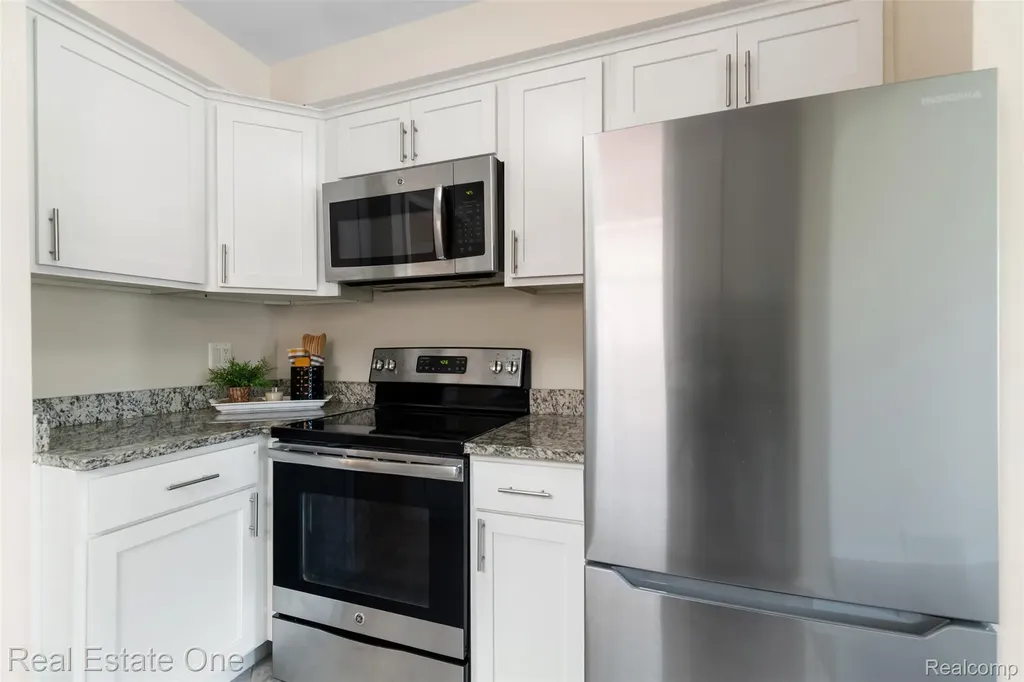 15435 Jonas Avenue Allen Park City MI 48101