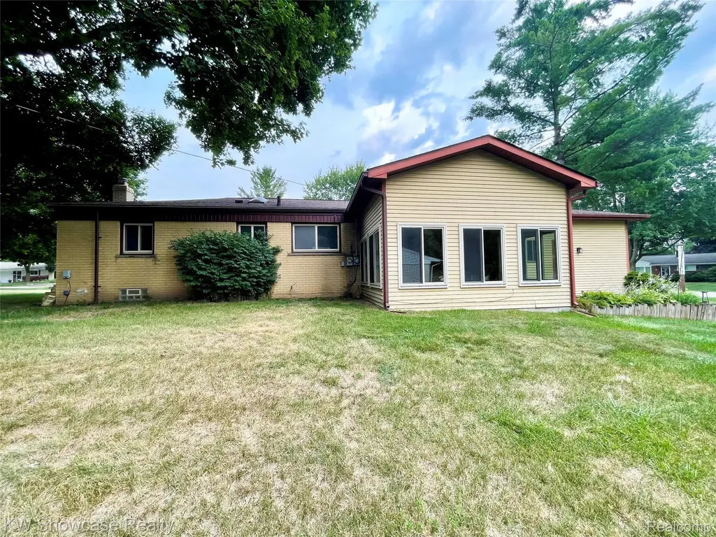 6391 Snow Apple Drive Independence Charter Township MI 48346