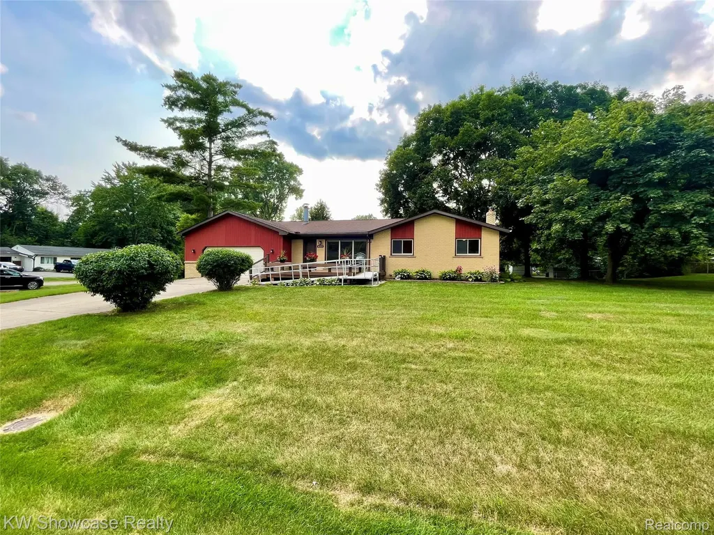 6391 Snow Apple Drive Independence Charter Township MI 48346