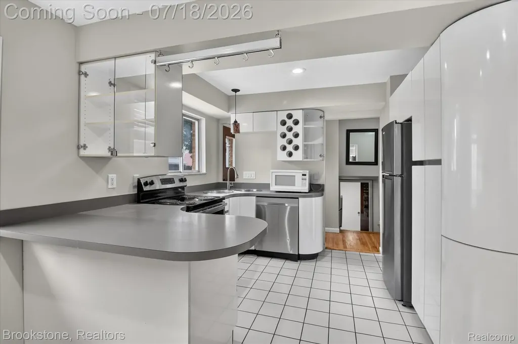 7176 Perry Lake Road Independence Charter Township MI 48346