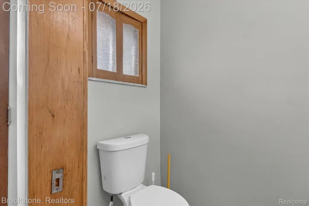 7176 Perry Lake Road Independence Charter Township MI 48346