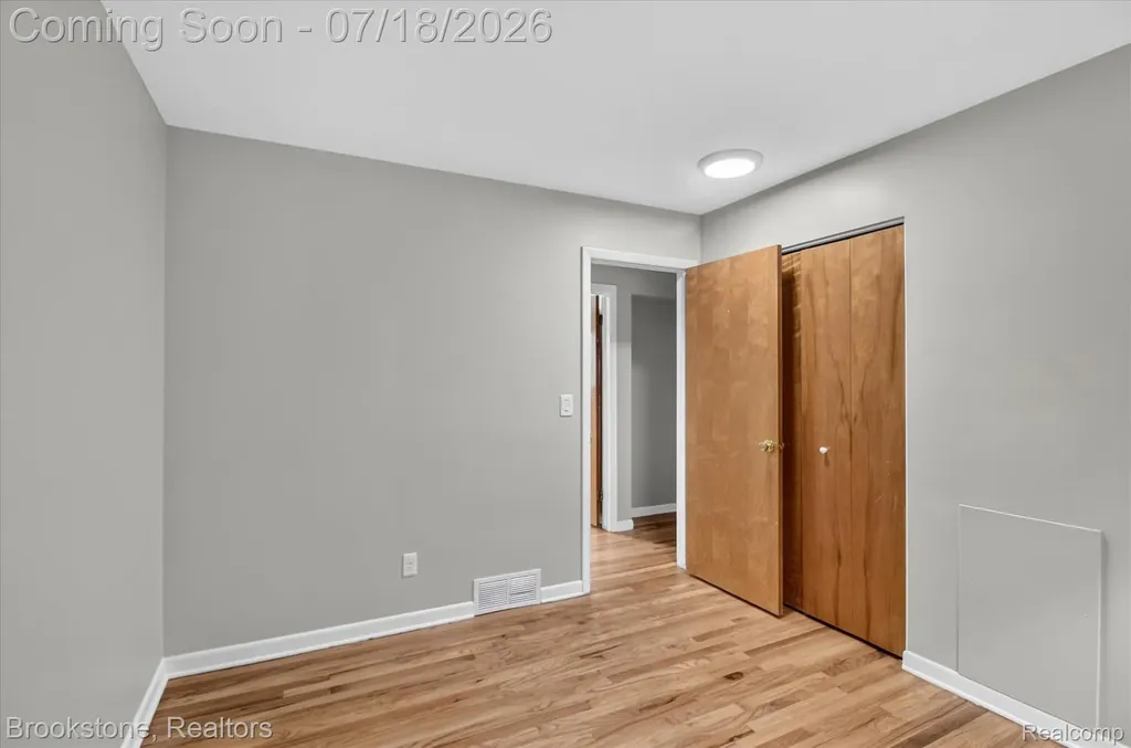 7176 Perry Lake Road Independence Charter Township MI 48346