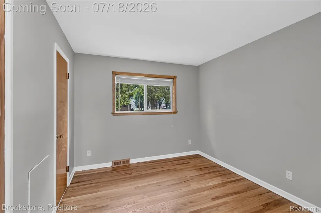 7176 Perry Lake Road Independence Charter Township MI 48346