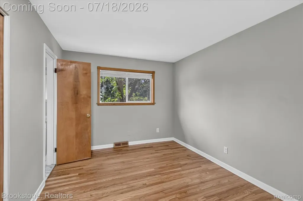 7176 Perry Lake Road Independence Charter Township MI 48346