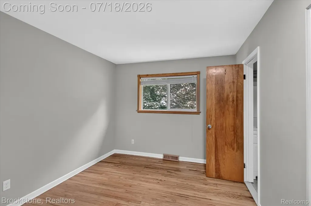 7176 Perry Lake Road Independence Charter Township MI 48346