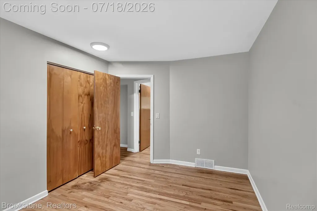 7176 Perry Lake Road Independence Charter Township MI 48346
