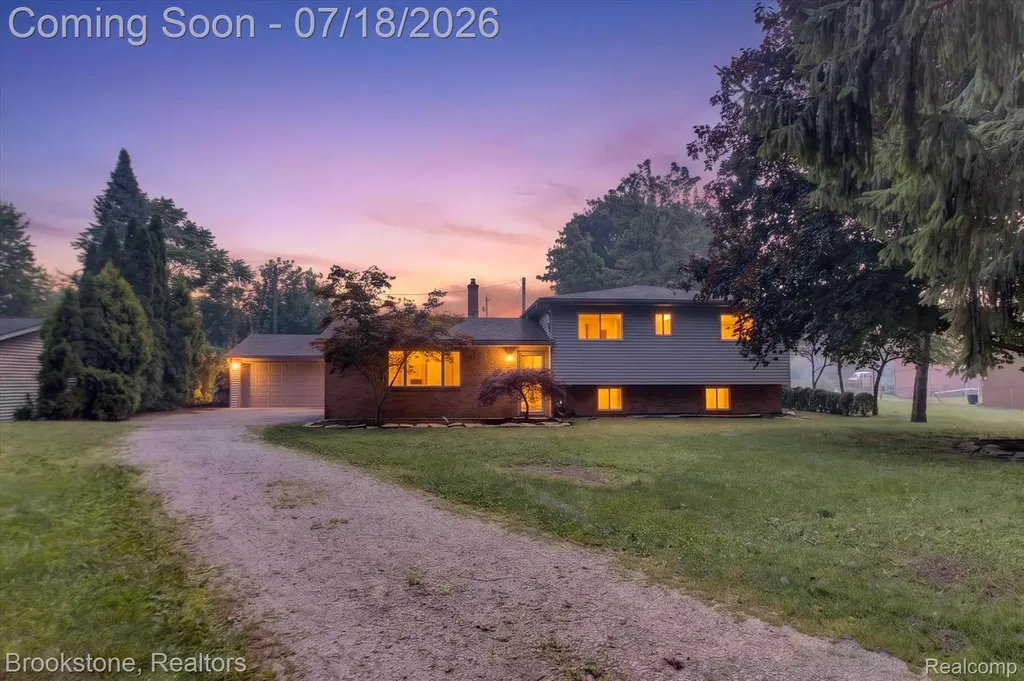 7176 Perry Lake Road Independence Charter Township MI 48346