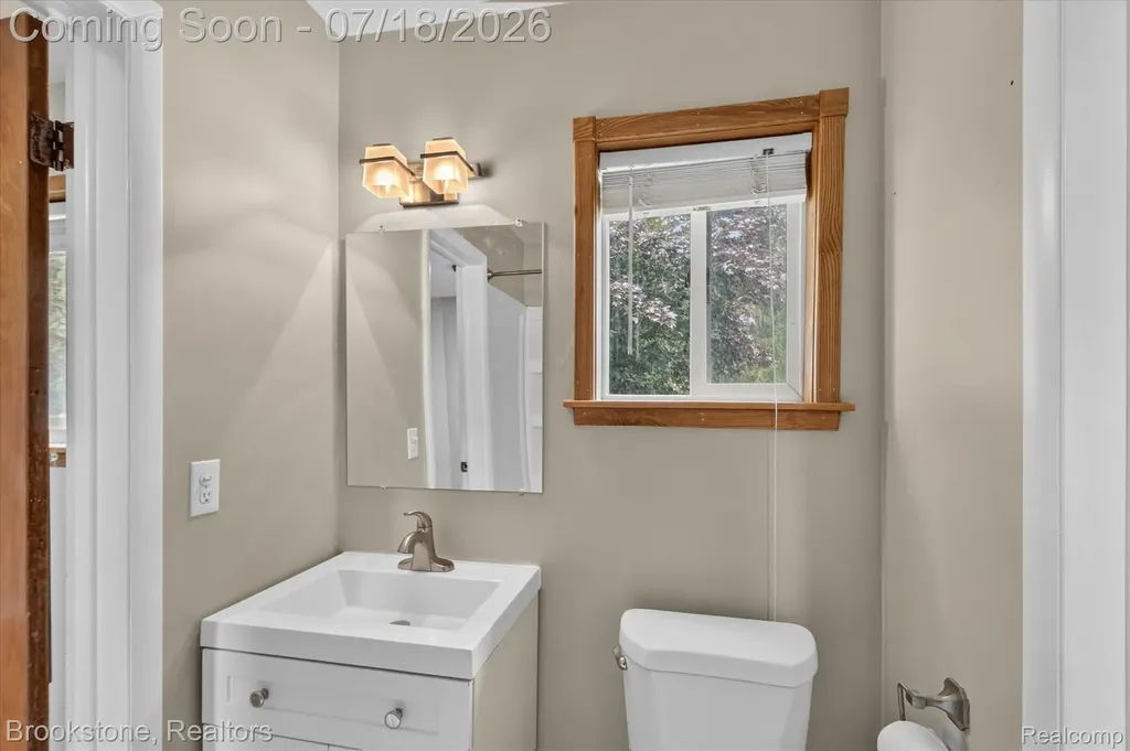 7176 Perry Lake Road Independence Charter Township MI 48346