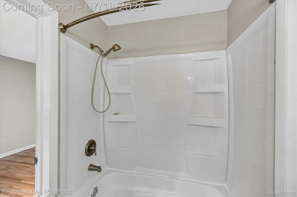 7176 Perry Lake Road Independence Charter Township MI 48346