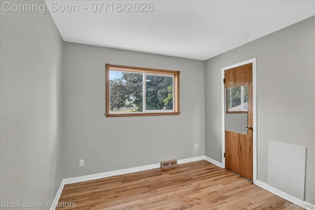 7176 Perry Lake Road Independence Charter Township MI 48346
