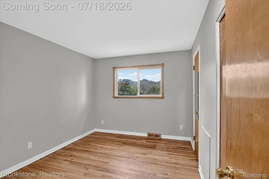 7176 Perry Lake Road Independence Charter Township MI 48346