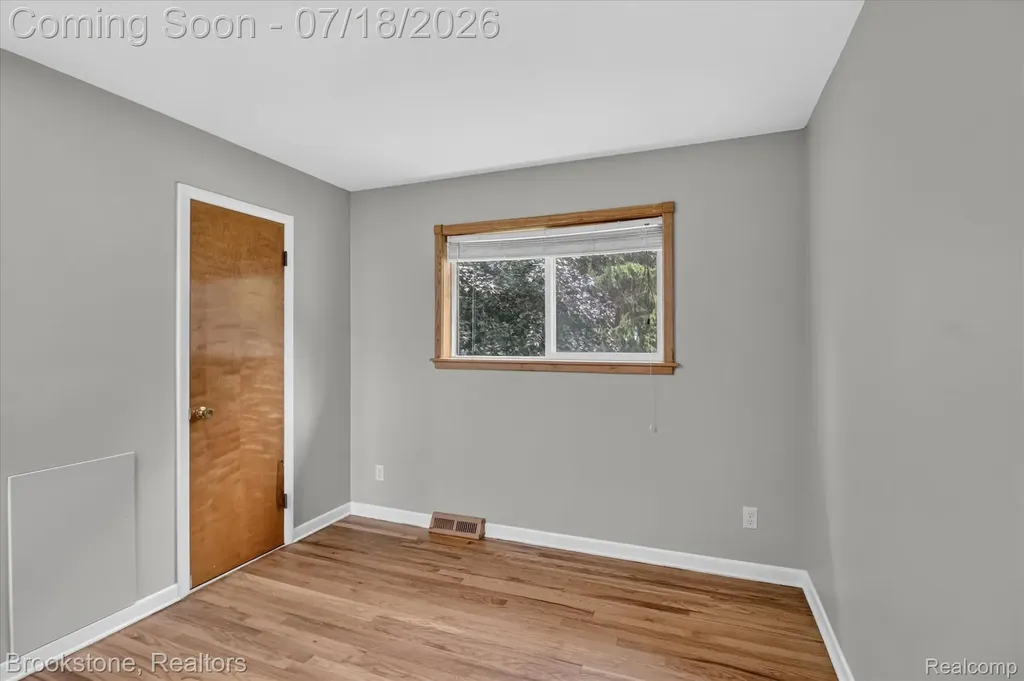 7176 Perry Lake Road Independence Charter Township MI 48346