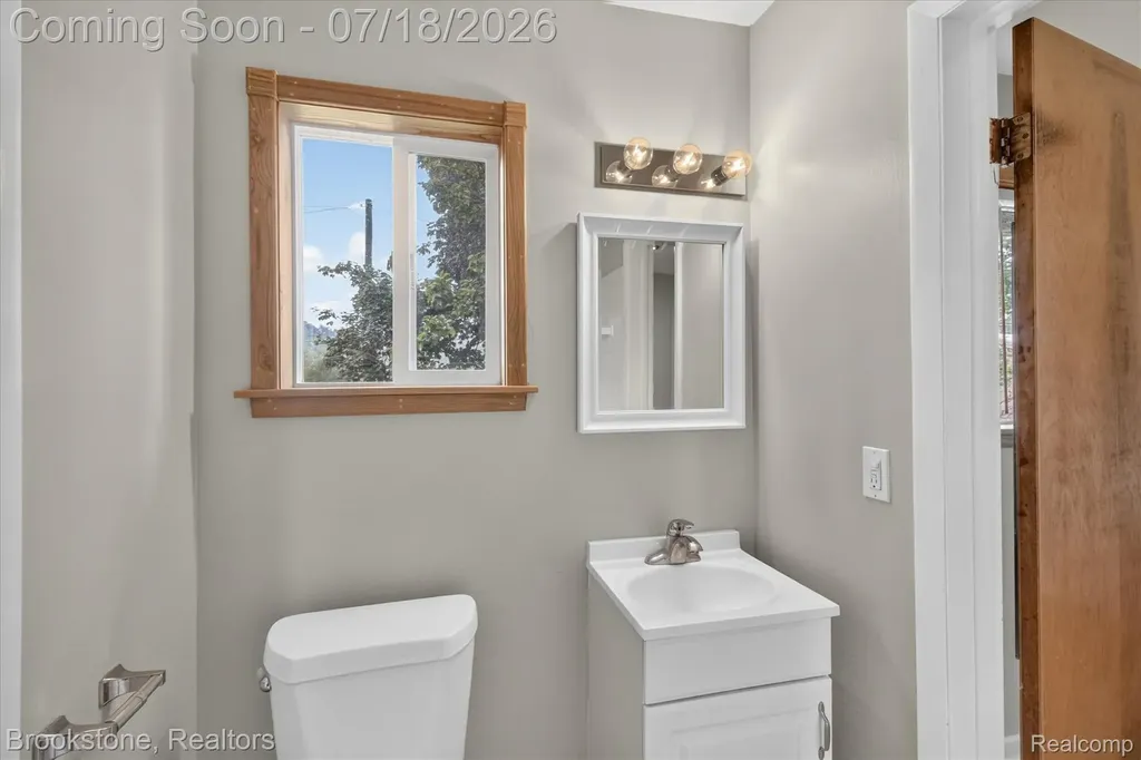 7176 Perry Lake Road Independence Charter Township MI 48346