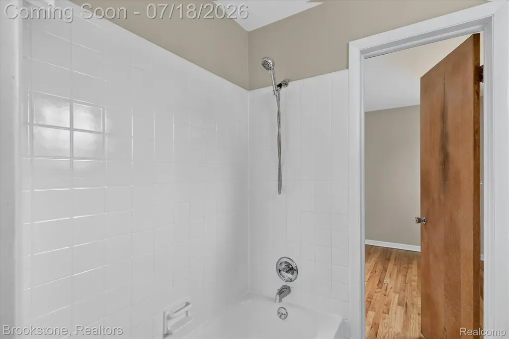 7176 Perry Lake Road Independence Charter Township MI 48346