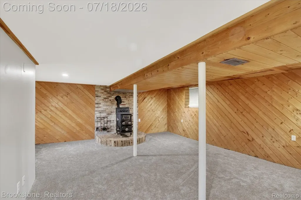 7176 Perry Lake Road Independence Charter Township MI 48346