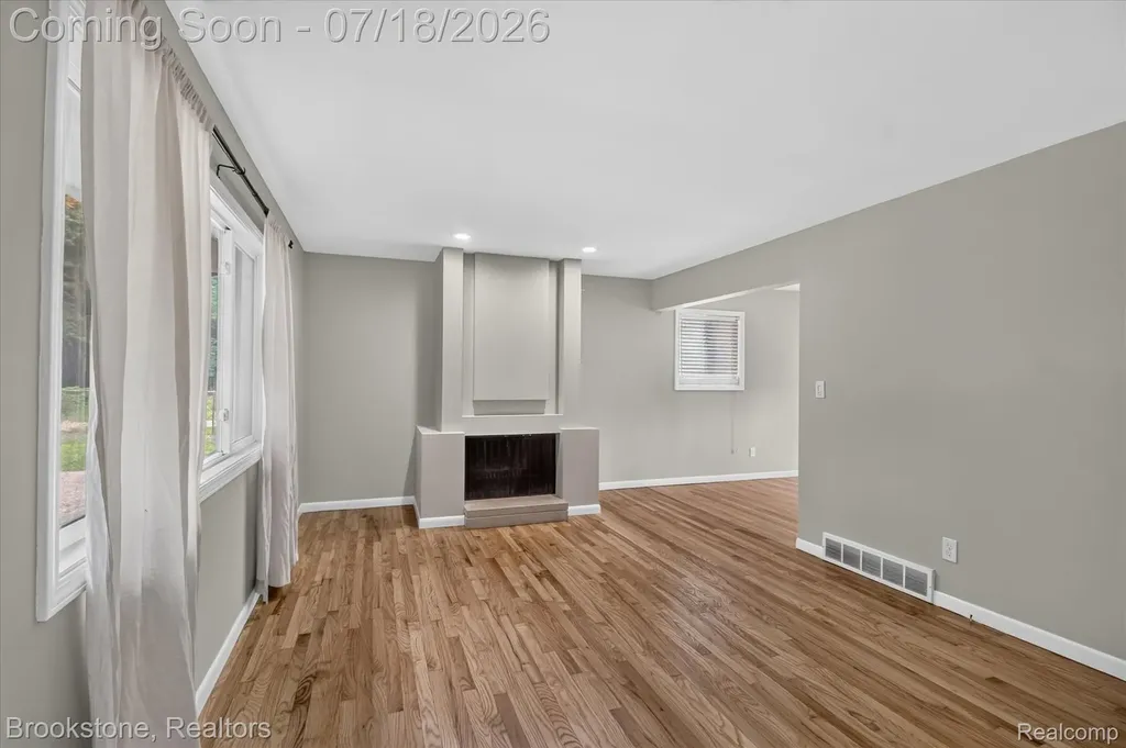 7176 Perry Lake Road Independence Charter Township MI 48346