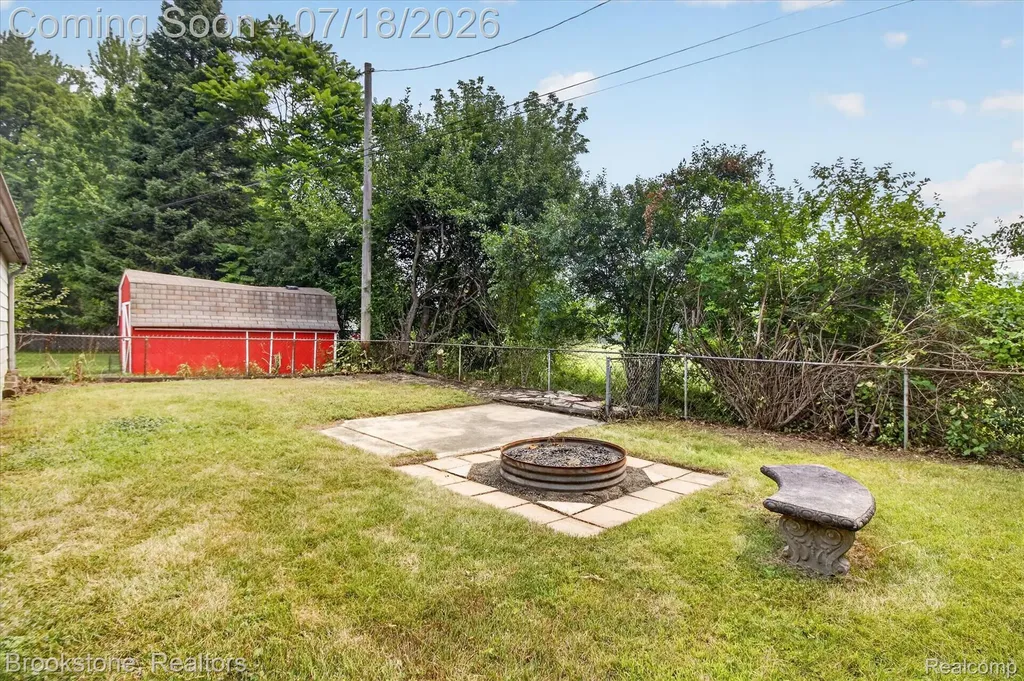 7176 Perry Lake Road Independence Charter Township MI 48346