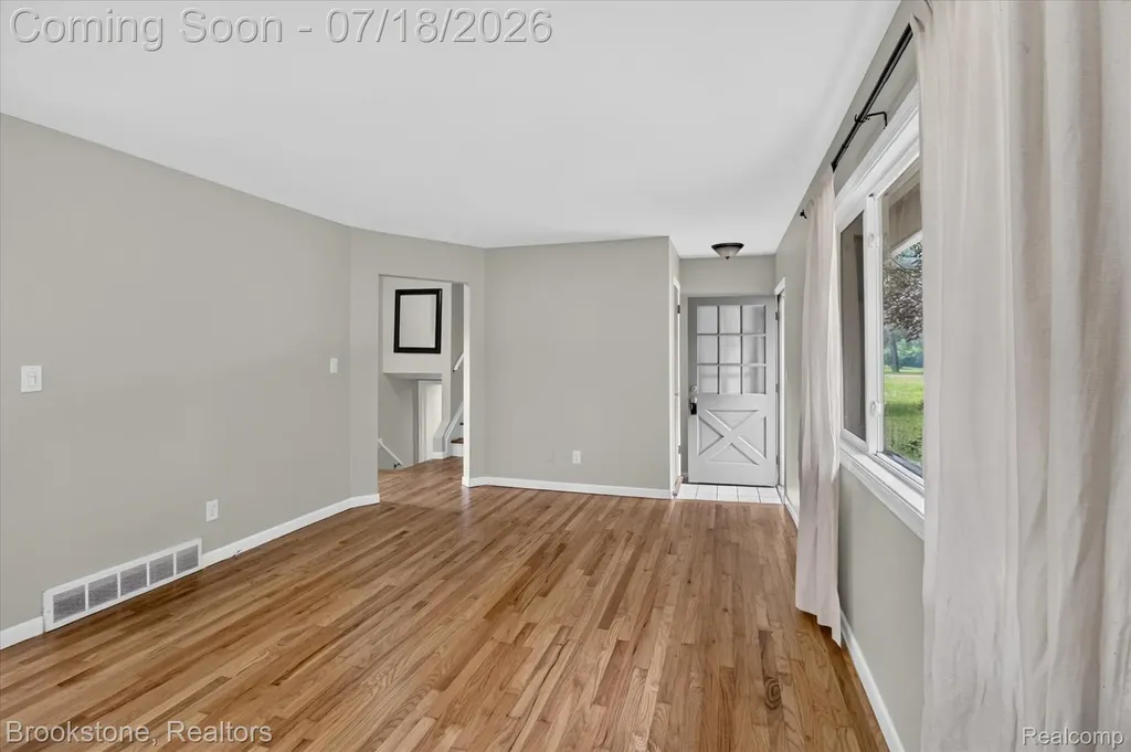 7176 Perry Lake Road Independence Charter Township MI 48346