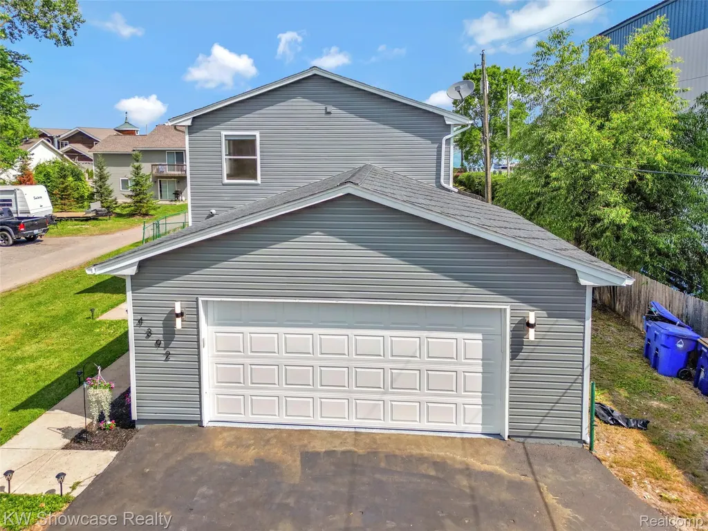 4392 Cass Elizabeth Road Waterford Charter Township MI 48328
