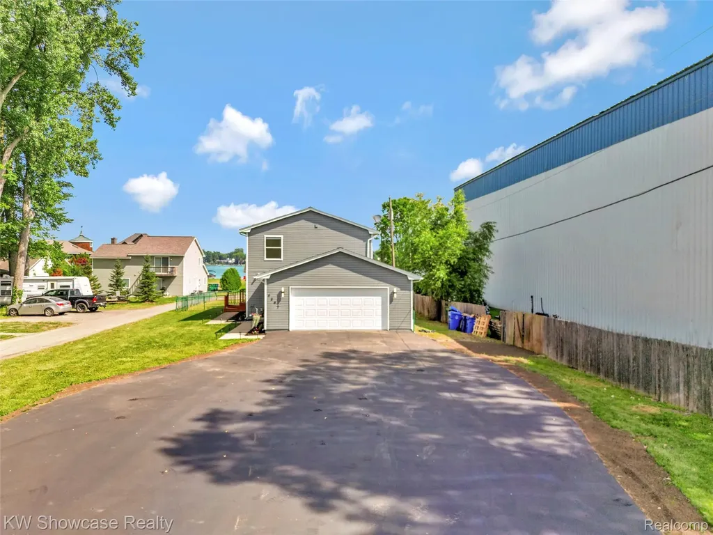 4392 Cass Elizabeth Road Waterford Charter Township MI 48328