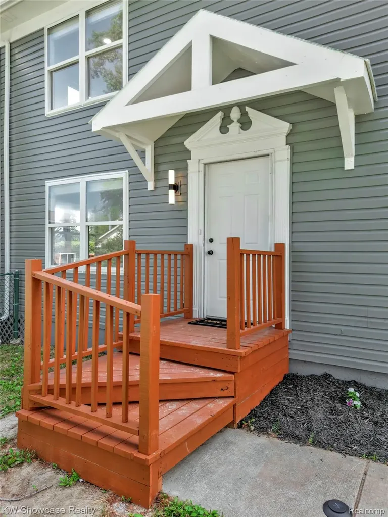 4392 Cass Elizabeth Road Waterford Charter Township MI 48328