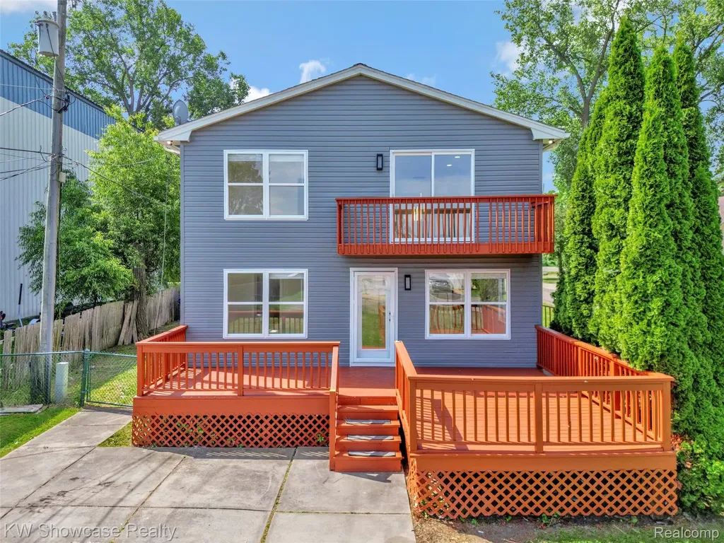 4392 Cass Elizabeth Road Waterford Charter Township MI 48328