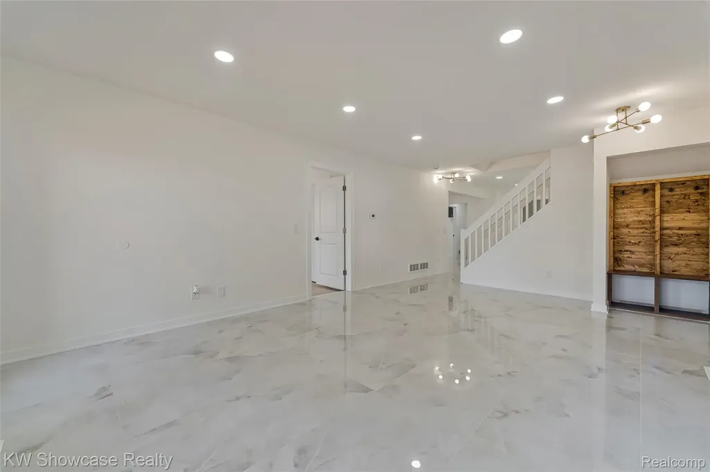 4392 Cass Elizabeth Road Waterford Charter Township MI 48328