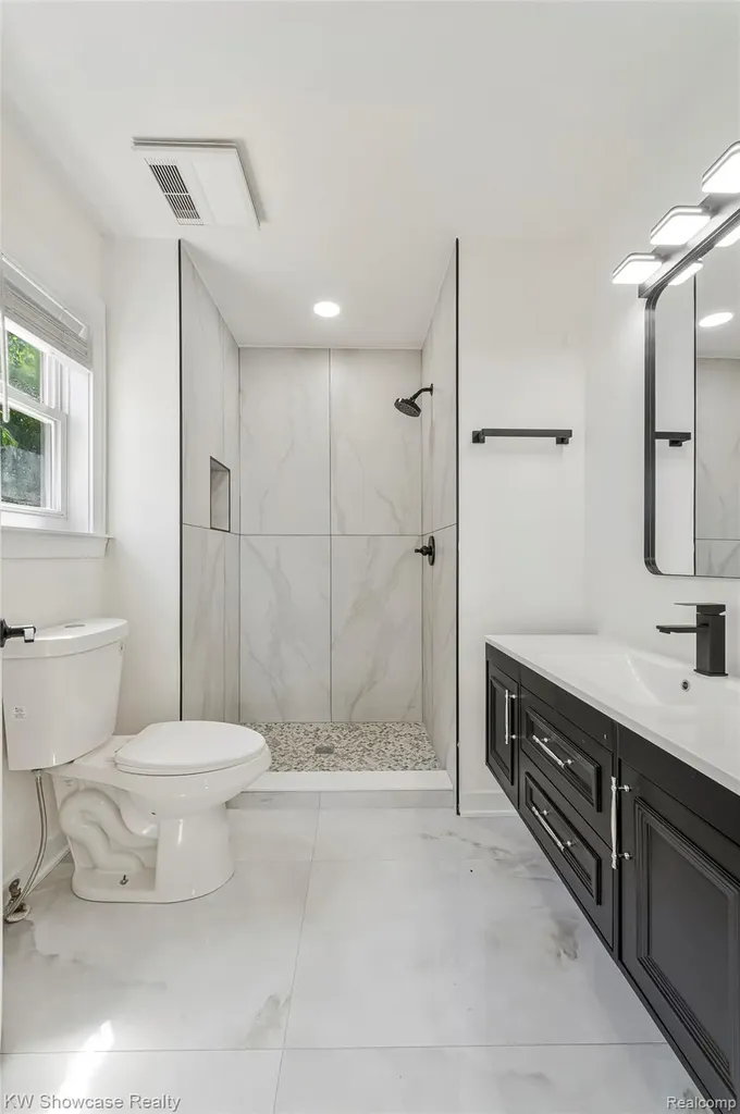 4392 Cass Elizabeth Road Waterford Charter Township MI 48328
