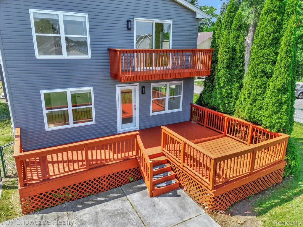 4392 Cass Elizabeth Road Waterford Charter Township MI 48328