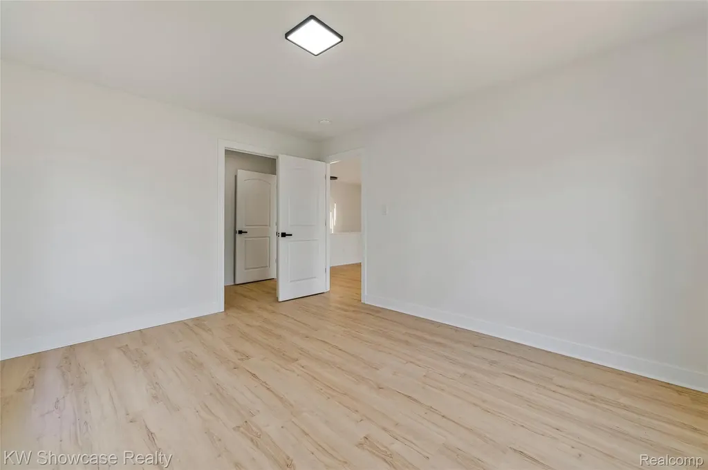 4392 Cass Elizabeth Road Waterford Charter Township MI 48328