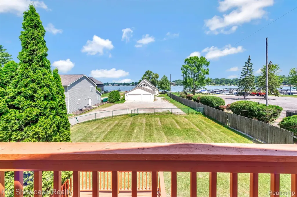 4392 Cass Elizabeth Road Waterford Charter Township MI 48328