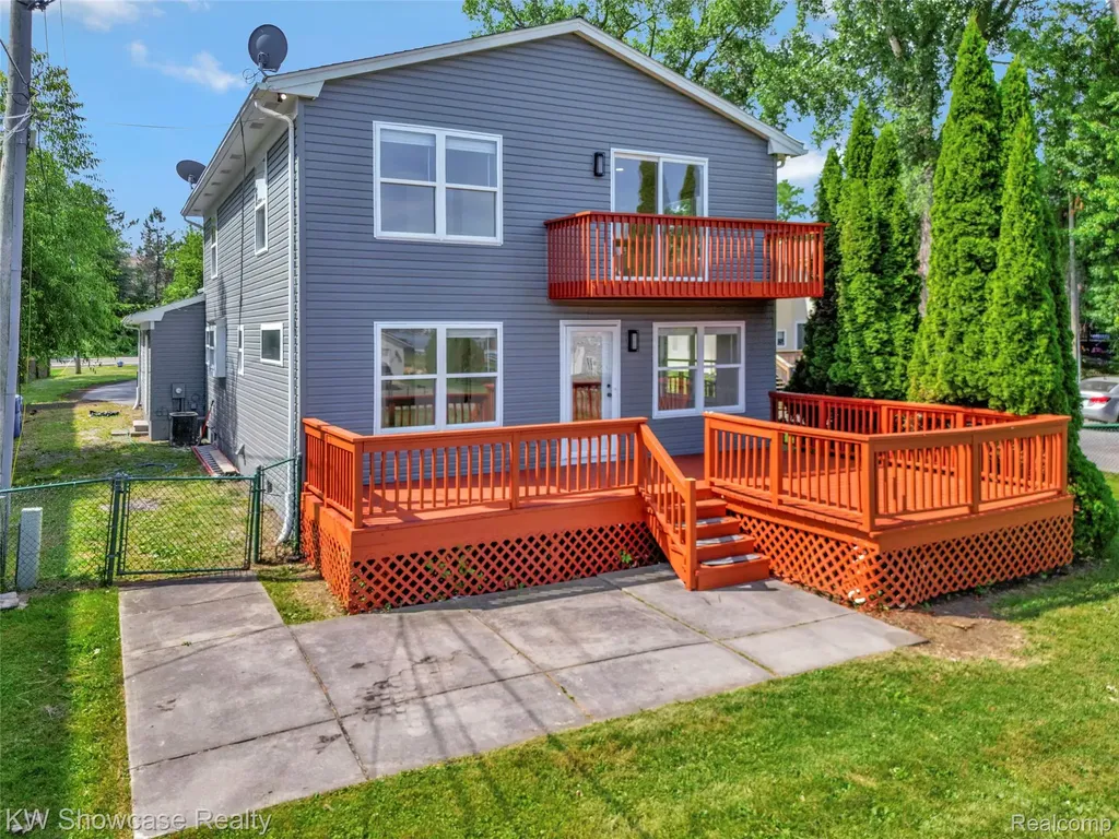 4392 Cass Elizabeth Road Waterford Charter Township MI 48328