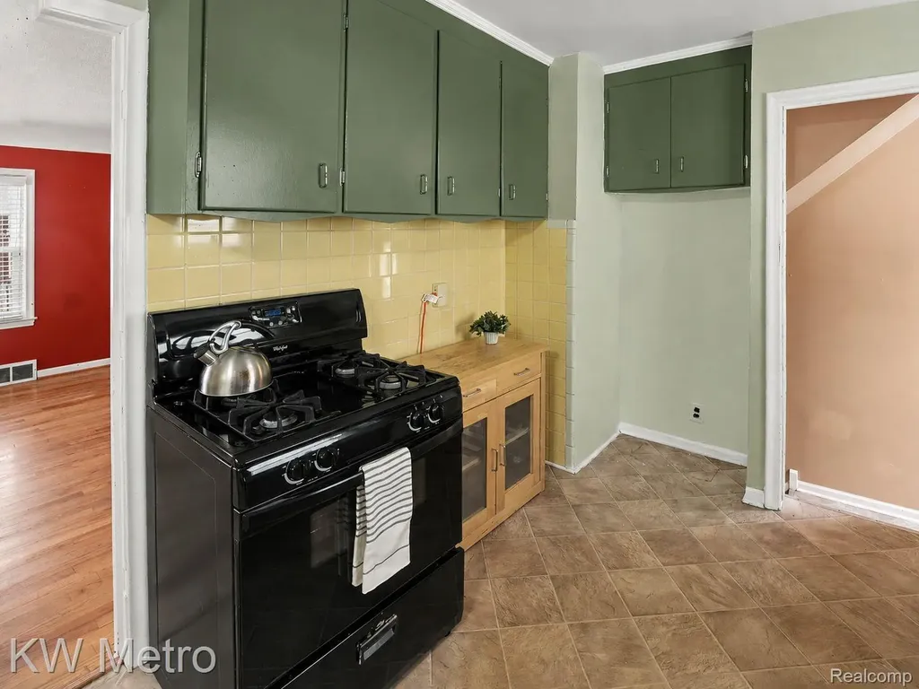 1023 Hoffman Avenue Royal Oak City MI 48067