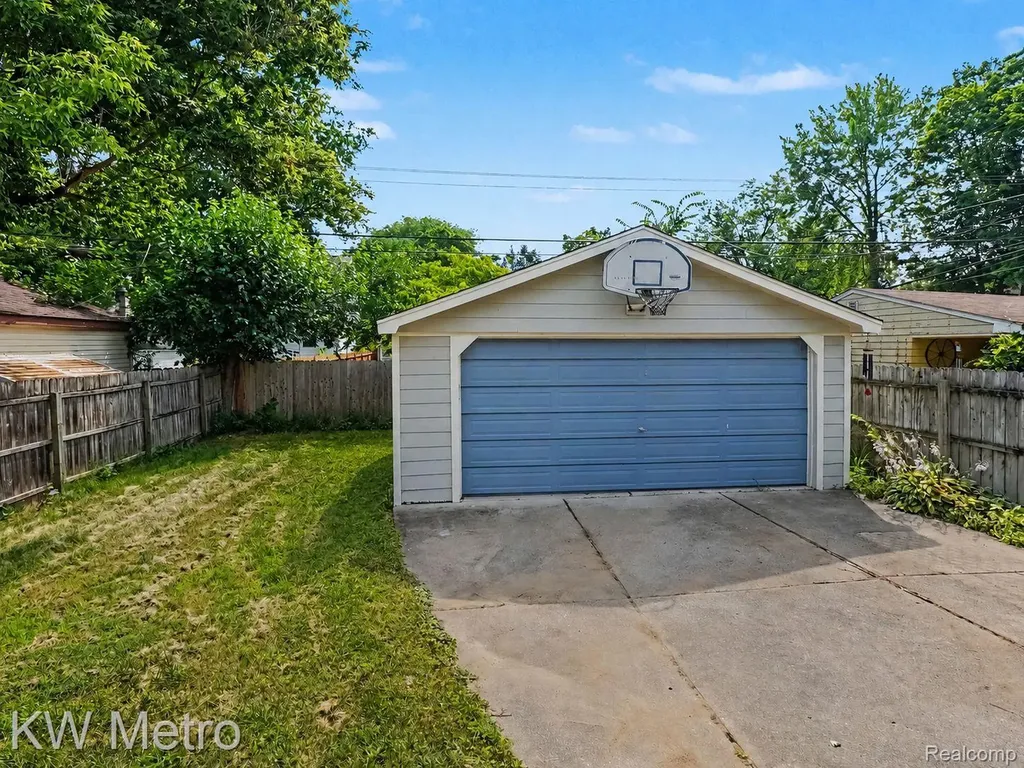 1023 Hoffman Avenue Royal Oak City MI 48067