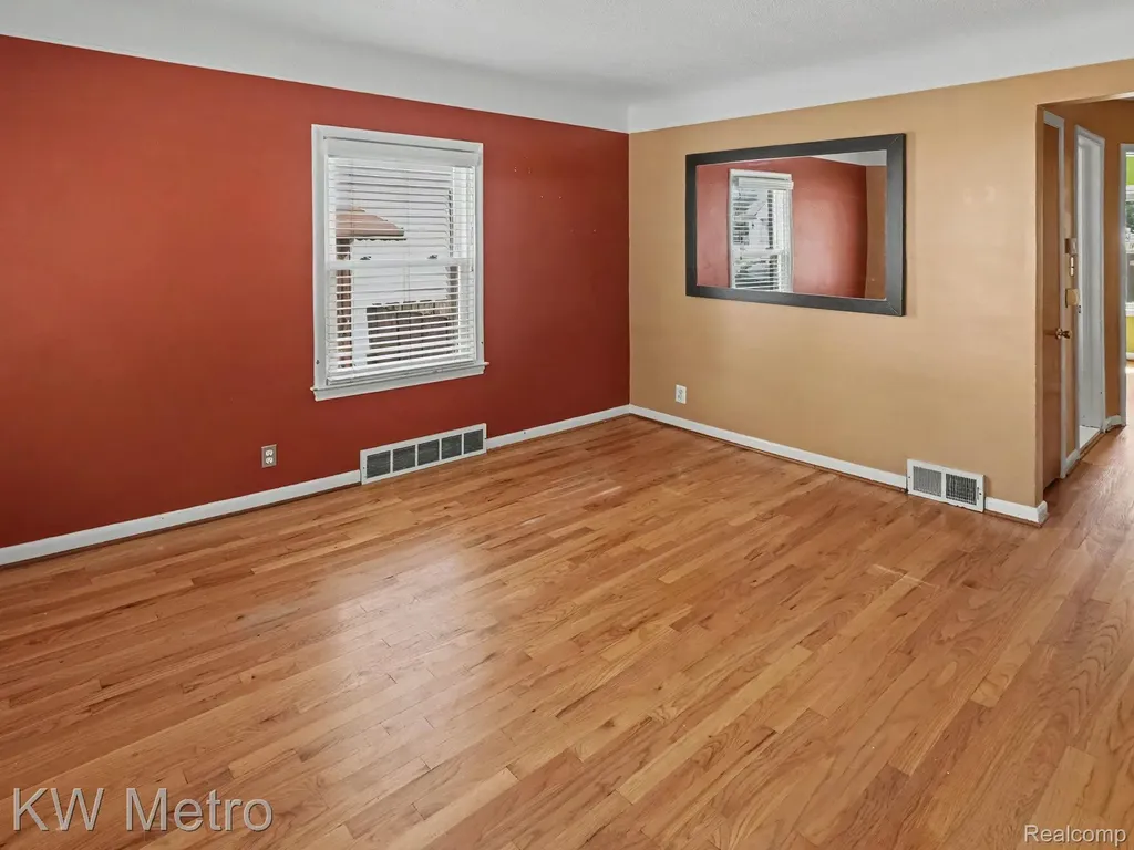 1023 Hoffman Avenue Royal Oak City MI 48067