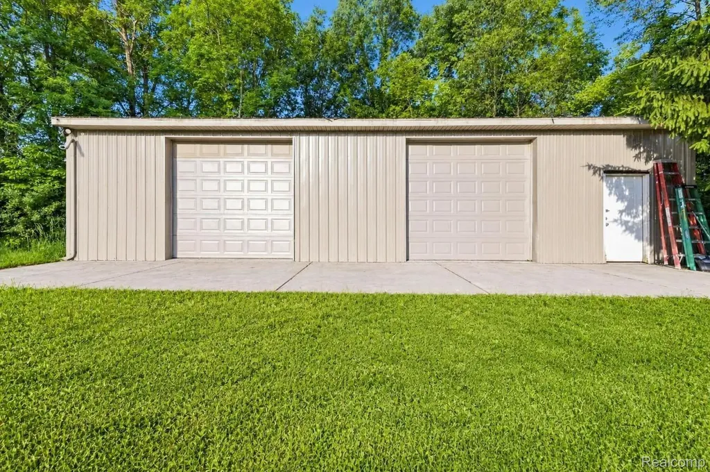 2190 Seymour Lake Road Brandon Charter Township MI 48462
