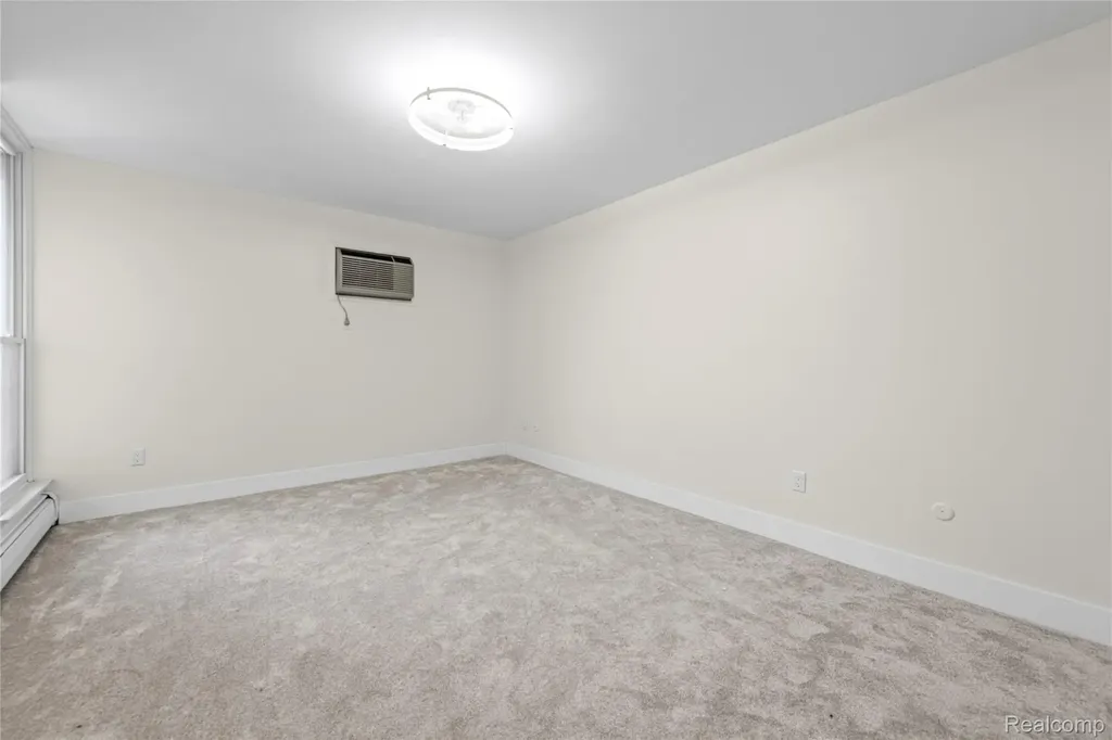 4921 Crooks Road Royal Oak City MI 48073