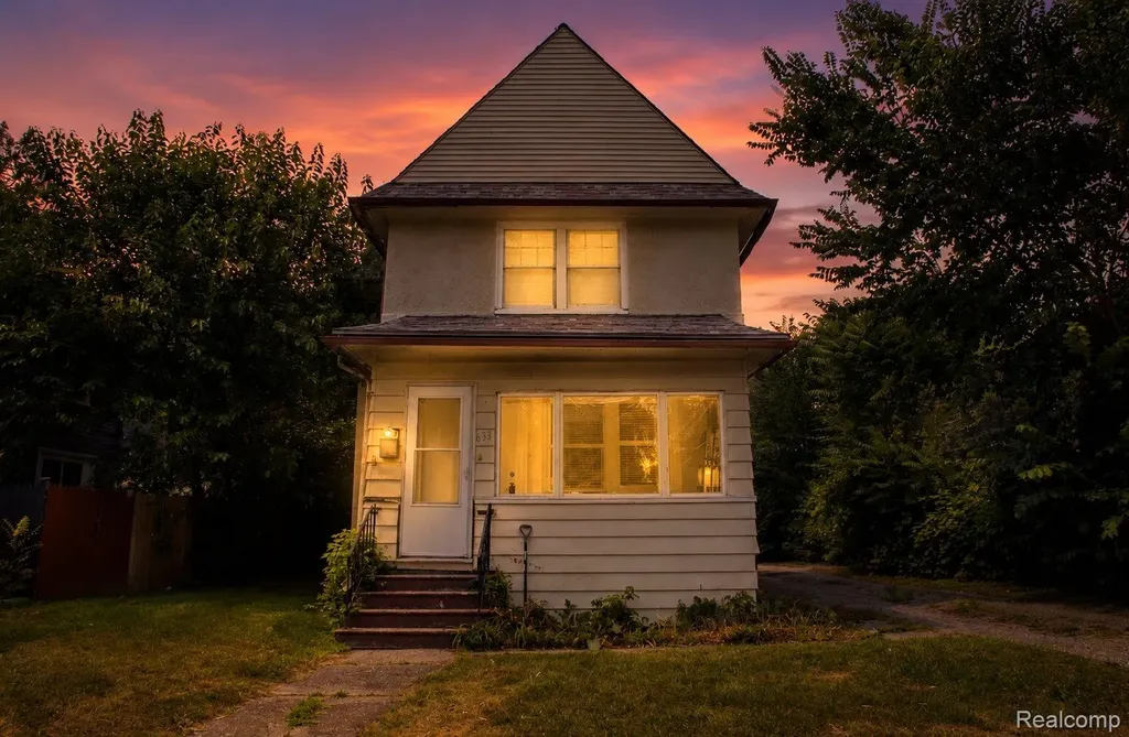 633 N Perry Street Pontiac City MI 48342