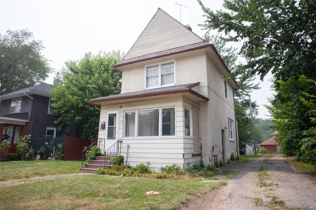 633 N Perry Street Pontiac City MI 48342