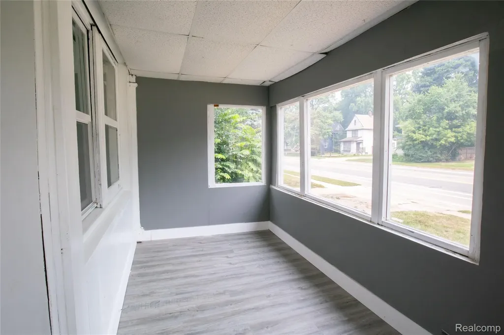 633 N Perry Street Pontiac City MI 48342