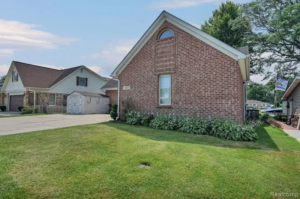 7277 Cardinal Street Clay Township MI 48001