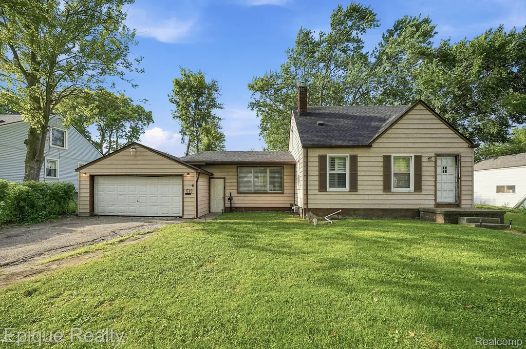 579 Lebaron Avenue Pontiac City MI 48340