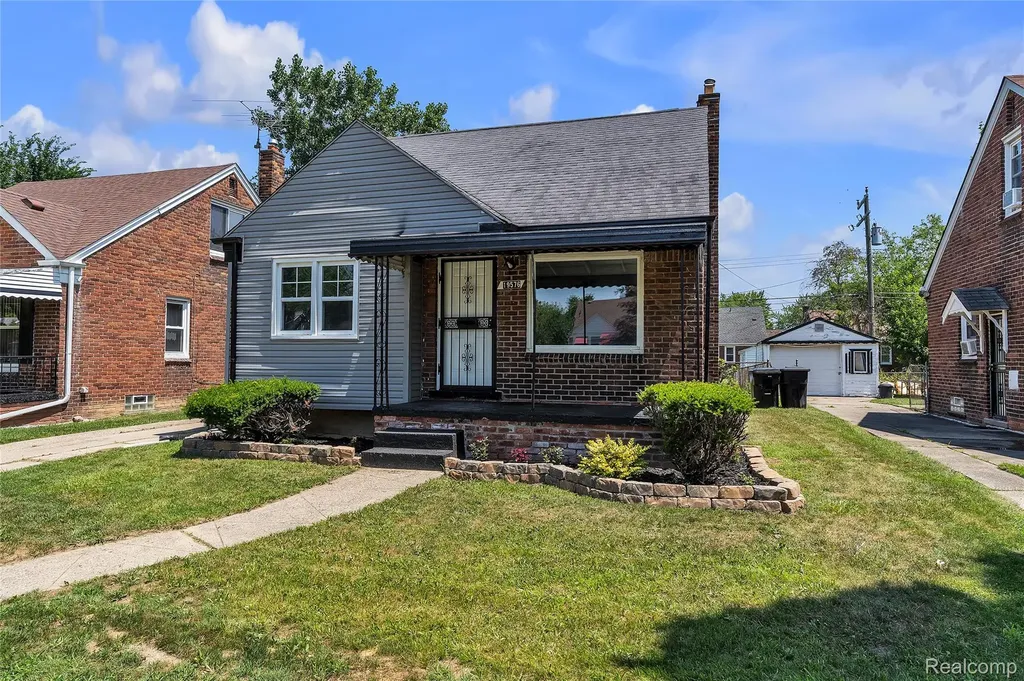 19576 Barlow Street Detroit City MI 48205