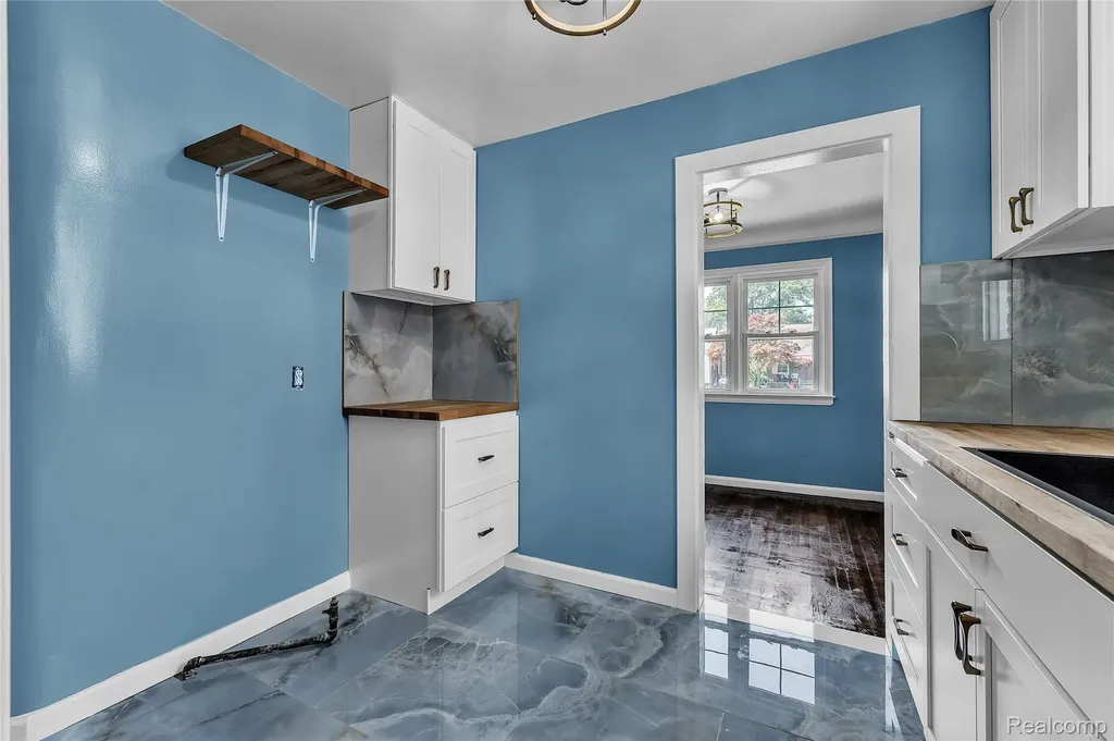 19576 Barlow Street Detroit City MI 48205