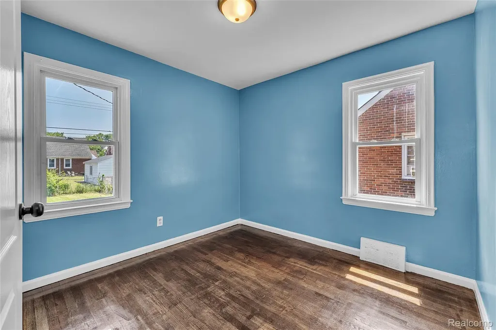 19576 Barlow Street Detroit City MI 48205