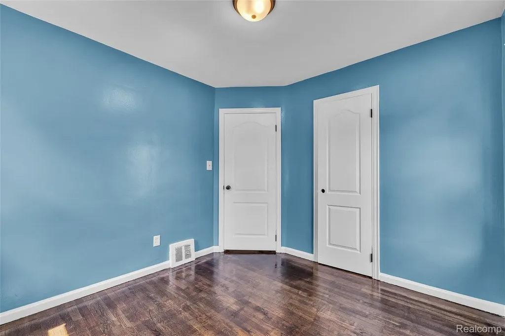 19576 Barlow Street Detroit City MI 48205