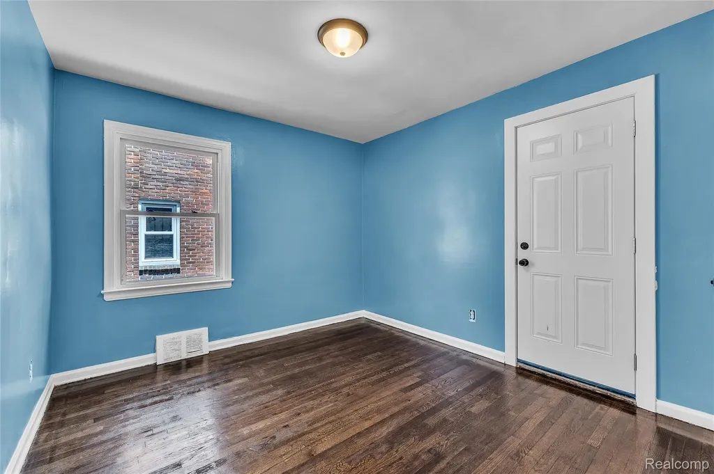 19576 Barlow Street Detroit City MI 48205