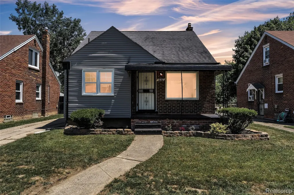 19576 Barlow Street Detroit City MI 48205