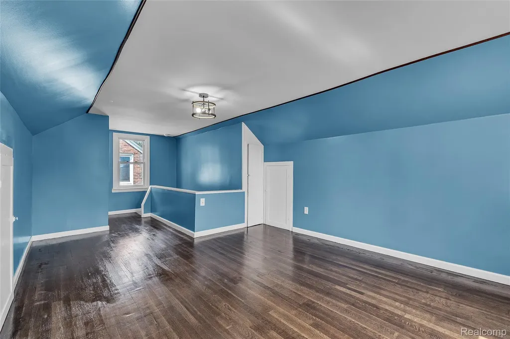 19576 Barlow Street Detroit City MI 48205