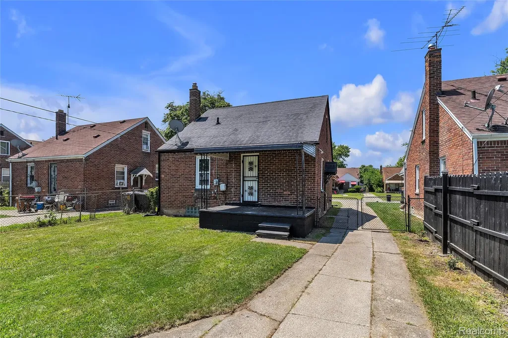 19576 Barlow Street Detroit City MI 48205